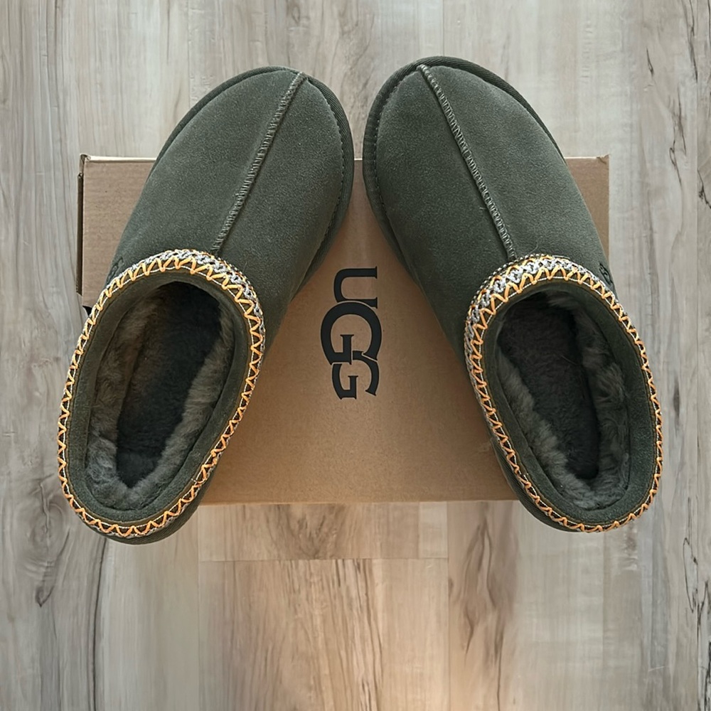 NEW Women’s Tasman Ugg Slippers size 8